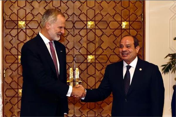 الرئيس السيسي يعرب عن تقديره للمواقف الإسبانية الداعمة للسلام بالشرق الأوسط  