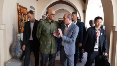 الرئيس السنغافوري يبدأ زيارته الرسمية لمصر بزيارة مركز الحرف بالفسطاط