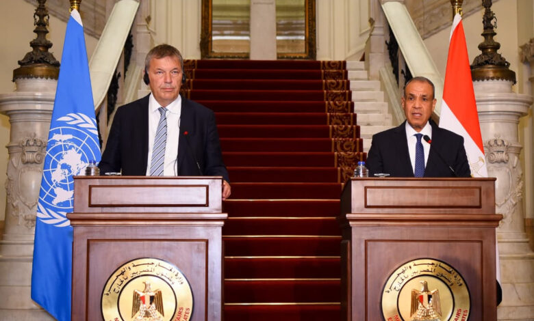 مؤتمر صحفي لوزير الخارجية والمفوض العام لوكالة الأونروا ..المجاعة في غزة كاملة الأركان ومن صنع الاحتلال الإسرائيلي ويكشف :35 ألف متطوع يؤدون مهاما سامية في الهلال الاحمر المصري من أجل غزة