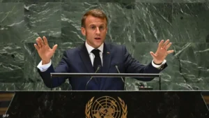 ماكرون يحذر من "كارثة" تهدد اتفاقيات سلام إسرائيل مع مصر ودول الخليج ويدعو الدول العربية والإسلامية للاعتراف بإسرائيل والتطبيع معها ولـ"إدارة انتقالية" في غزة فور وقف إطلاق النار ويقترح مهمة دولية للاستقرار بالقطاع
