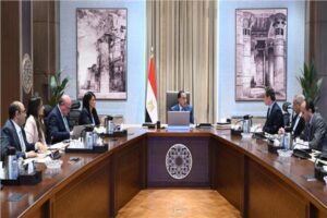 مدبولى يتابع إجراءات فض التشابكات المالية بين «الوطنية للإعلام» وبنك الاستثمار  