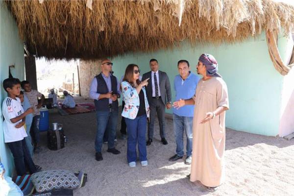 وزيرةالتنمية توجه بتخصيص فرص لأهالي وادي مجيرح في مشروعات الإسكان وتوجه بسرعة بحث الحلول لمشكلاتهم