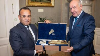 رئيس المجر يتسلم دعوة الرئيس السيسي لحضور حفل افتتاح المتحف المصري الكبير 