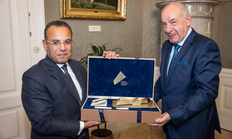 رئيس المجر يتسلم دعوة الرئيس السيسي لحضور حفل افتتاح المتحف المصري الكبير 