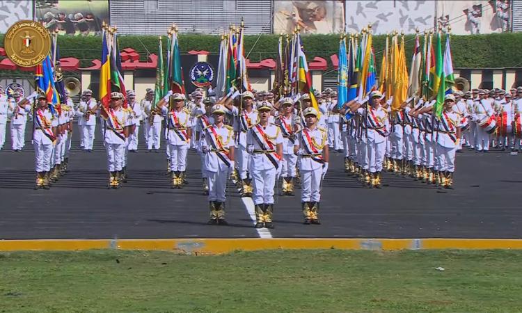 خريجو أكاديمية الشرطة يؤدون اليمين القانونية أمام الرئيس السيسى 