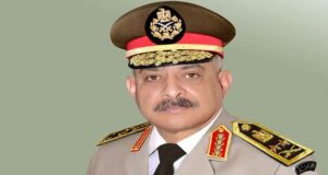 الفريق أول عبدالمجيد صقر ينيب قادة الجيوش والمناطق لوضع أكاليل الزهور على قبر الجندى المجهول 