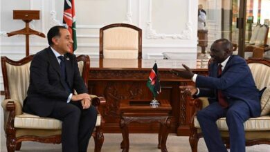 على هامش أعمال قمة الكوميسا: رئيس كينيا: أتطلع لإستقبال الرئيس السيسي أحد القادة العظماء في افريقيا