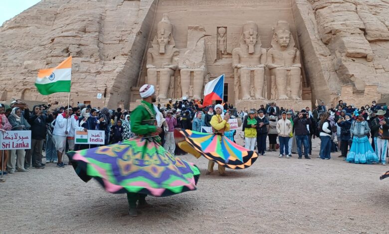 مدينة أبوسمبل تتزين للاحتفال بـ تعامد الشمس.. محافظ أسوان يوجه بتزيين المدينة السياحية لاستضافة الأفواج 