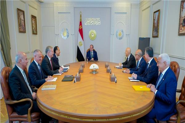 الرئيس عبدالفتاح السيسي يلتقي مدير شركة «إيني» الإيطالية