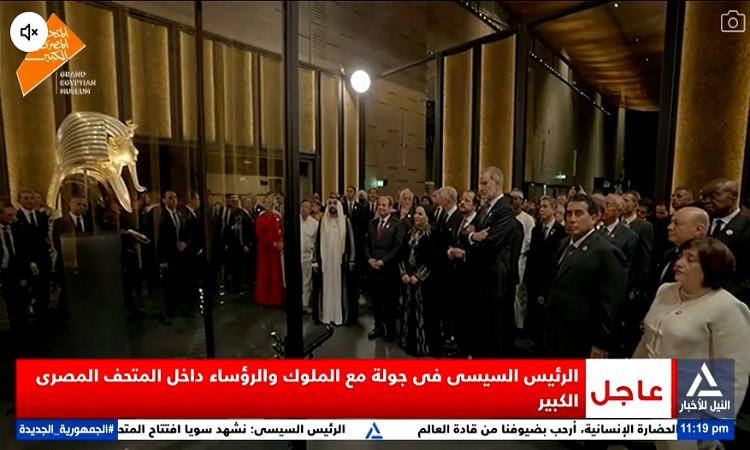 الرئيس السيسى يصطحب ضيوف احتفالية المتحف الكبير في جولة داخل المتحف