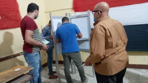 بعدإلغاء ساعة الاستراحة.. توافد الناخبين على لجان باب الشعرية والجمالية والموسكي