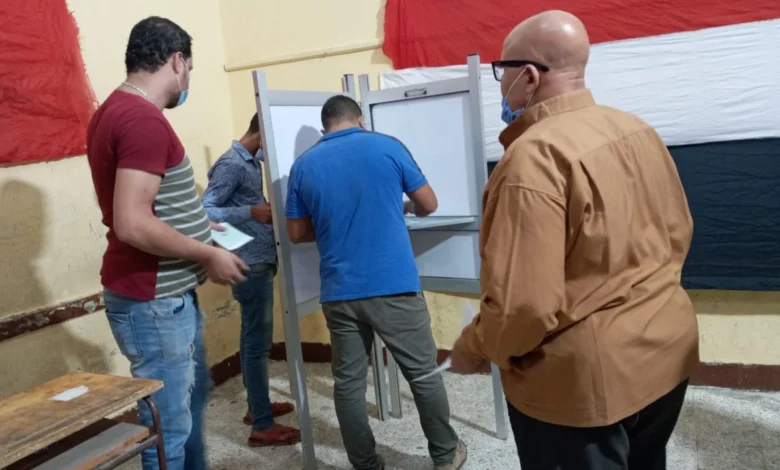 بعدإلغاء ساعة الاستراحة.. توافد الناخبين على لجان باب الشعرية والجمالية والموسكي