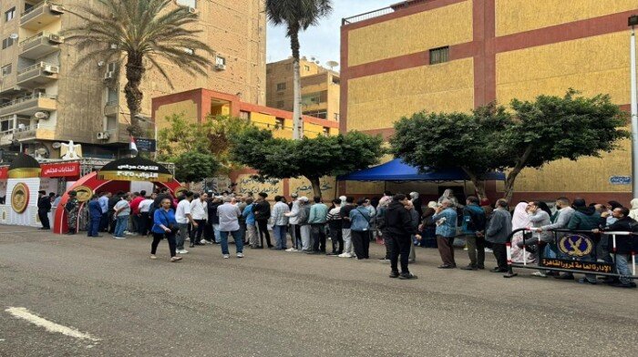 أبرز أحداث اليوم الثانى للانتخابات.. السيدات وكبار السن عنوان المشهد بالغربية والشرقية ودمياط.. عائلات شمال وجنوب سيناء يرسمون ملامح البهجة أمام اللجان