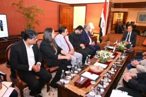 وزير الخارجية يلتقي قيادات غرف التجارة والصناعة ومسؤولي كبرى الشركات الباكستانية 