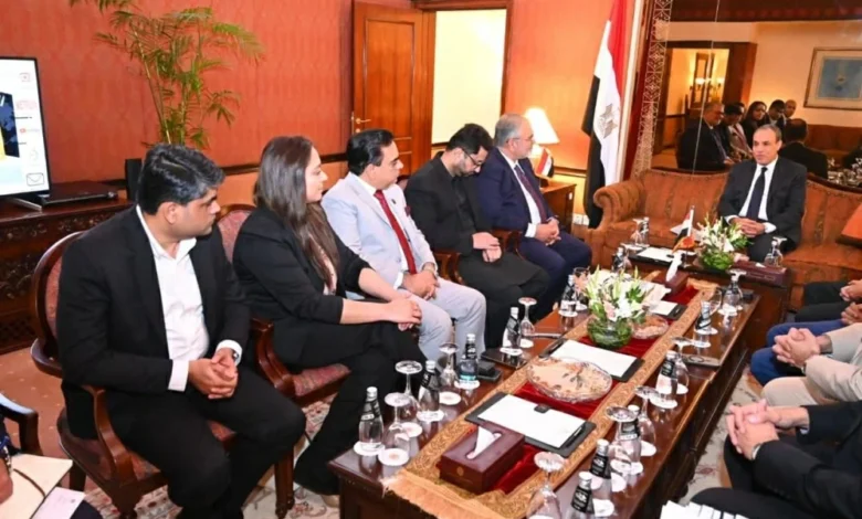 وزير الخارجية يلتقي قيادات غرف التجارة والصناعة ومسؤولي كبرى الشركات الباكستانية 