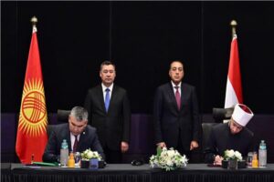 رئيس الجمهورية القيرغيزية ورئيس الوزراء يشهدان توقيع اتفاقيات تعزيز التعاون بين البلدين
