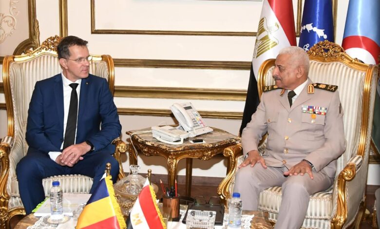 وزير الدفاع والإنتاج الحربى يلتقى وزير الدفاع الرومانى لبحث تعزيز العلاقات العسكرية بين الجانبين بجميع المجالات 