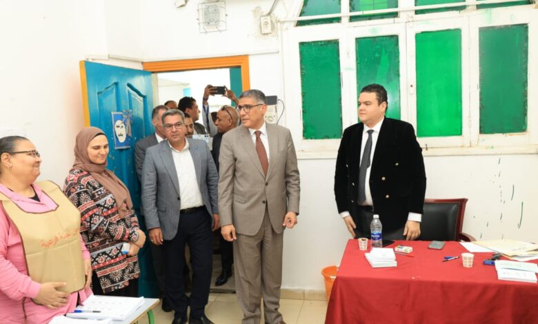 محافظ الجيزة يتابع سير انتخابات مجلس النواب ميدانيًا بالمقار الانتخابية بأحياء الدقي والعجوزة