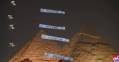 أهلا بكم فى أرض السلام.. سماء المتحف المصرى الكبير ترحب بالضيوف 