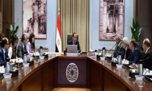 رئيس الوزراء يؤكد الحرص على دراسة مقترحات اللجنة الاستشارية للشئون السياسية