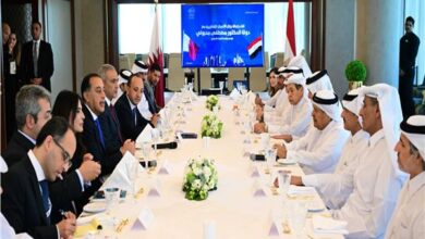 مدبولى يوجه الدعوة لرجال الأعمال والمستثمرين القطريين لزيادة حجم استثماراتهم فى مصر 