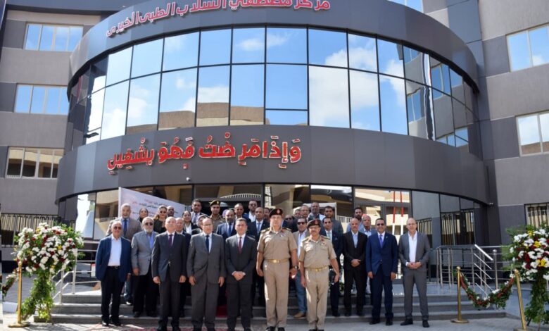 القوات المسلحة بالتعاون مع محافظة القاهرة وعدد من مؤسسات المجتمع المدنى تفتتح مجمع الأمل لورش الصناعات اليدوية والجلدية والمعرض الدائم للمنتجات