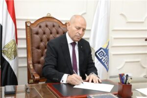 محافظ القاهرة: إلزام كافة المحلات بوضع صندوق قمامة وغرامة خمسة الاف جنيه لعدم التنفيذ ومهلة اسبوعين 