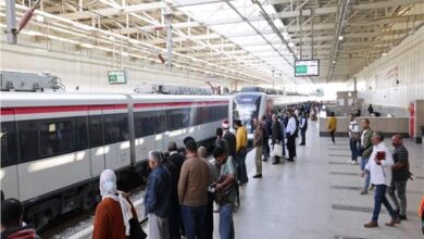 النقل :إقبال كبير من المواطنين على القطار الكهربائي الخفيف LRT