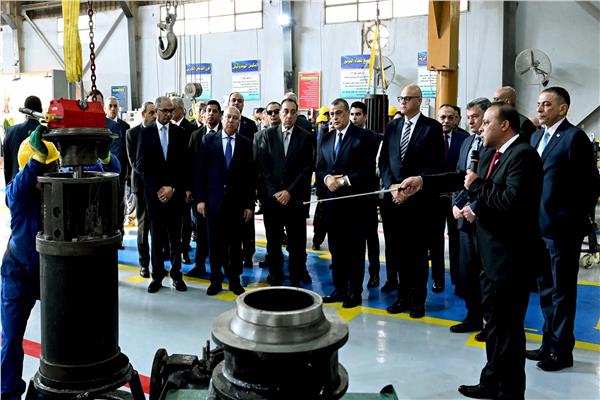 وزيرالانتاج الحربي يفتتح مصنع الطلمبات الغاطسة لدعم المشروعات القومية وتوطين الصناعة 