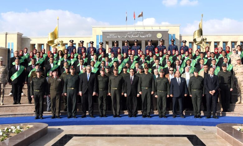 الأكاديمية العسكرية المصرية تنظم حفل إنتهاء دورة تعايش طلبة جامعة القاهرة بالأكاديمية 