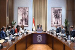 رئيس الوزراء يتابع مشروعات الإسكندرية: 6 فنادق جديدة و9 طرق بطول 117 كم 