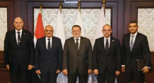 محافظ البنك المركزى يشهد توقيع عقد شراكة بين صندوق تكريم شهداء وضحايا ومصابى العمليات الحربية وأسرهم و«مصر لتأمينات الحياة»