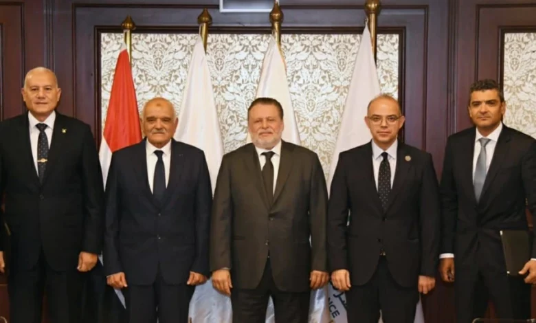 محافظ البنك المركزى يشهد توقيع عقد شراكة بين صندوق تكريم شهداء وضحايا ومصابى العمليات الحربية وأسرهم و«مصر لتأمينات الحياة» 