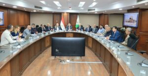 محافظ الجيزة يبحث الفرص الاستثمارية بمركز الواحات البحرية مع هيئة العامة للاستثمار 