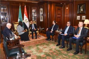 وزيرالخارجية يلتقي مفوضة الاتحاد الأفريقي للتنمية الاقتصادية والتجارة 