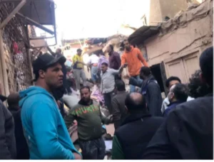 محافظ الجيزة يزور مصابي حادث انهيار عقار بإمبابة للاطمئنان على حالتهم الصحية ويتابع أعمال الإنقاذ بموقع الحادث والحصيلة حالتا وفاة و13 مصاباً و15 مفقودين من السكان والأهالي