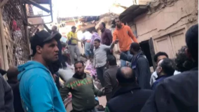 محافظ الجيزة يزور مصابي حادث انهيار عقار بإمبابة للاطمئنان على حالتهم الصحية ويتابع أعمال الإنقاذ بموقع الحادث والحصيلة حالتا وفاة و13 مصاباً و15 مفقودين من السكان والأهالي