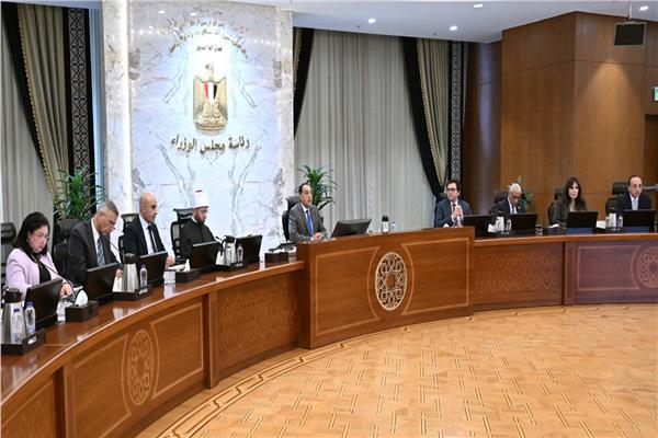 رئيس الوزراء يتابع زيادة الخدمات والأنشطة بالمحافظات الحدودية 