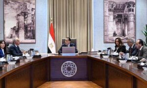 رئيس الوزراء يتابع الموقف التنفيذي لجهود مواجهة التعديات وحماية مجرى نهر النيل ..حماية النيل أولاً إزالة ٣٣٤ تعديًا على فرع رشيد