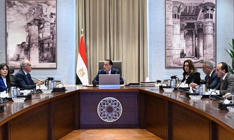 رئيس الوزراء يتابع الموقف التنفيذي لجهود مواجهة التعديات وحماية مجرى نهر النيل ..حماية النيل أولاً إزالة ٣٣٤ تعديًا على فرع رشيد
