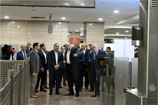 مدبولى: منظومة تشغيل متطورة في مجالات الملاحة الجوية والعمليات الأرضية  