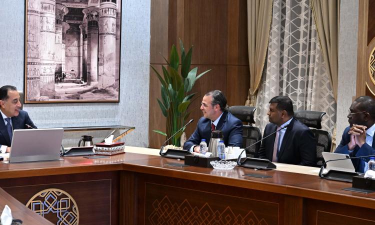 رئيس الوزراء يلتقي رئيس قسم الأصول الأساسية والبلدان الناشئة في شركة "شيفرون"