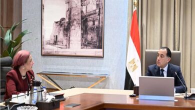 يشهد توقيع 3 مشروعات صناعية بقناة السويس قيمتها 1.15 مليار دولار