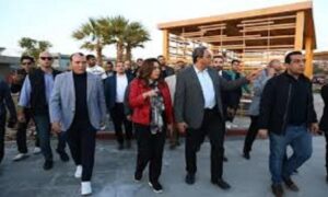 وزيرة التنمية المحلية ومحافظ قنا يتفقدان مشروع تطوير كورنيش النيل بقنا 