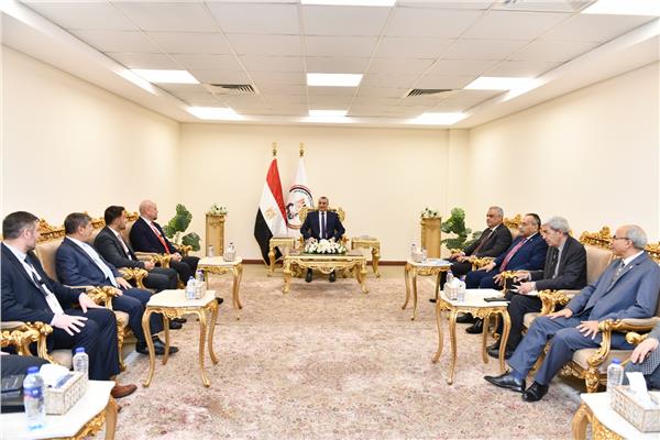 وزارة الإنتاج الحربي يناقش مع ممثلي «نورثروب جرومان» التعاون العسكري 