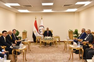 وزيرالإنتاج الحربي يلتقى وفدي «تاليس» الفرنسية و«بونجسان» الكورية الجنوبية لبحث التعاون فى التصنيع العسكرى 