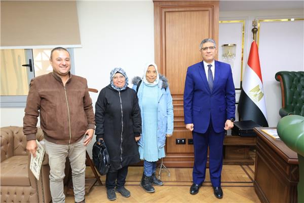 محافظ الجيزة يكرم المتميزين بإدارة الحملة بالديوان العام والجهات التابعة  