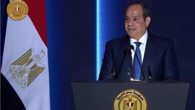 الرئيس السيسى خلال احتفال الشرطة الـ74 افخروا ببلادكم التى لم تتورط فى مؤامرة أو تدمير أو قتل أحد فى المنطقة