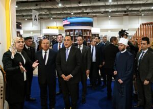 رئيس الوزراء يتفقد اجنحة معرض القاهرة الدولي للكتاب الدورة السابعة والخمسين