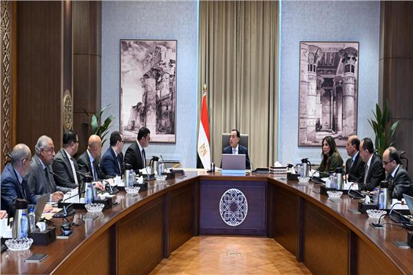 رئيس الوزراء يتابع موقف تنفيذ الأعمال المتبقية بحديقة الفسطاط 